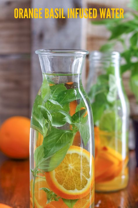 Orange Basil infused water is a delightful and refreshing beverage that combines the citrusy tang of oranges with the aromatic essence of basil. This unique fusion not only adds a burst of flavor to your water but also provides a range of health benefits. Oranges are rich in vitamin C, which boosts the immune system and promotes healthy skin, while basil is known for its anti-inflammatory properties and ability to aid digestion. Basil Infused Water, Lemon Infused Water, Veggie Juice, Lemon Diet, Lemon Detox, Body Detoxification, Infused Water Recipes, Detox Water Recipes, Diet Drinks