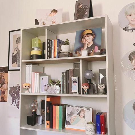 K Pop Bookshelf, Small Kpop Shelf, Kpop Bookshelf, Bedroom Design For Teen Girls, Kpop Albums Shelf, Kpop Shelf, Decorative Room, Army Room Decor, Kpop Room