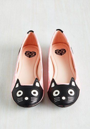 cat shoes 1950s Fashion Shoes, Pink Ballet Shoes, Polka Dot Flats, Cat Flats, Pink Ballet Flats, Vintage Style Shoes, Cat Shoes, Vintage Flats, Alley Cat