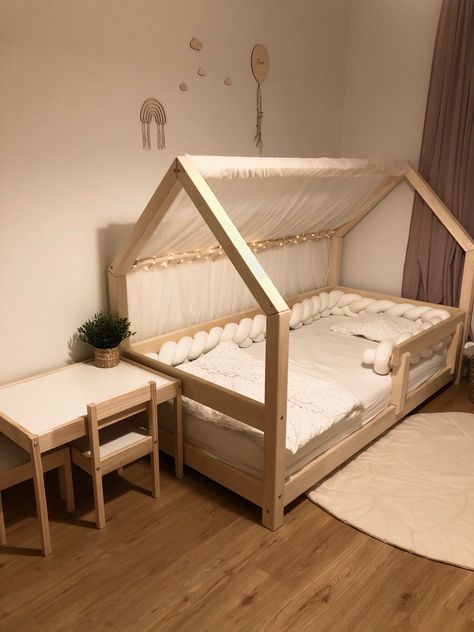 Montesorri Bedroom Toddler, Diy Montessori Bed, Montessori House Bed, Toddler House Bed, Cozy Baby Room, Toddler Floor Bed, Montessori Bed, Toddler Girl Room, Kids Bedroom Inspiration