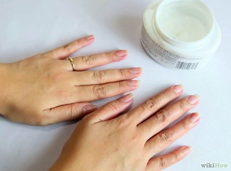 How To Soften Hands, Dry Hands Remedy, Softer Hands, Dry Hand Skin, Dry Skin Makeup, Organic Skin Care Recipes, Cream For Dry Skin, Skin Care Steps, Dry Skin Care