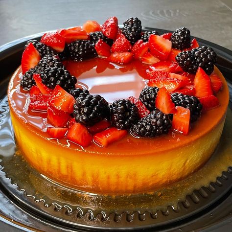 Choco Flan, Flan Cake, Flan Recipe, Party Food Platters, Deli Food, Big Cakes, Food Displays, Bakery Business, Bear Cakes