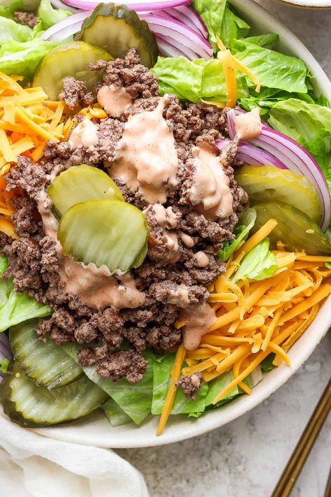 Big Mac Salad - A super easy and flavorful Big Mac Salad recipe that is quick and delicious. Perfect for meal prep or a busy weeknight dinner! #bigmacsalad #bigmacsaladdressing #bigmacsaladrecipe #bigmacsaladhealthy #bigmacsaladbowl Big Mac Salad Recipe, Big Mac Sauce Recipe Copycat, Homemade Big Mac Sauce, Mac Salad Recipe, Restaurant Burger, Homemade Burger Recipe, Mac Sauce Recipe, Big Mac Sauce Recipe, Wooden Skillet