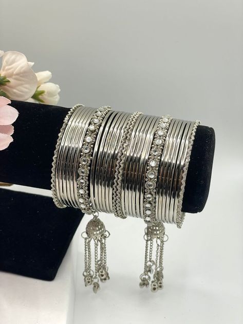 Silver Jwellary Aesthetic, Bangles With Hanging, Krishna Ring, Vintage Indian Jewelry, Indian Bangles, Vintage Wedding Jewelry, Pretty Jewelry Necklaces, Traditional Indian Dress, Fancy Jewellery Designs