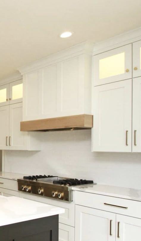 Range Hood Wood Trim, White Vent Hood With Wood Trim, Bardo Kitchen, Wooden Range Hood Ideas, Box Range Hood, Wooden Range Hood, Kitchen Hood Design, Kitchen Vent Hood, Hood Ideas