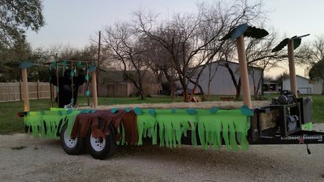 Jungle themed parade float Jungle Theme Float, Lion King Float Parade, Dinosaur Parade Float, Lion King Parade Float Ideas, Jungle Parade Float Ideas, Jungle Theme Parade Float, Safari Parade Float Ideas, Jumanji Homecoming Float, Jungle Float Parade