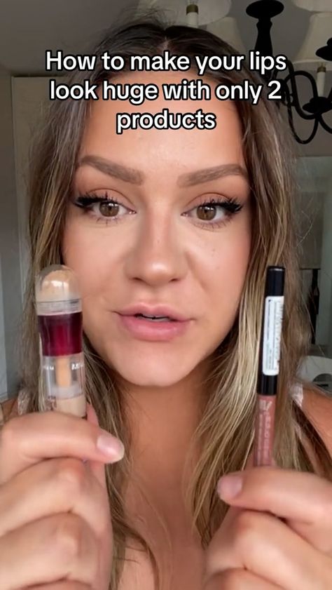 Lip Hacks Bigger, Making Lips Look Bigger, How To Contour Lips To Look Bigger, How To Make Your Lips Bigger With Makeup, How To Make Lips Look Bigger With Makeup, How To Plump Lips, Makeup For Small Lips, How To Make Lips Look Bigger, Make Lips Look Bigger