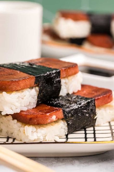 Spam Musubi - The Suburban Soapbox Nori Recipe, Spam Musubi Recipe, Musubi Recipe, Hawaiian Snacks, Spam Recipes, Luau Food, Spam Musubi, Lunch Dinner Recipes, Recipes Snacks