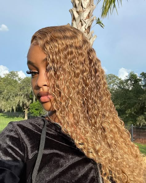 Deep Wave Lace Front Wig, Curly Highlights, 27 Honey Blonde, Honey Blond, Water Wave Hair, Curly Color, Hd Lace Wigs, Hair Water, Wave Lace Front Wig