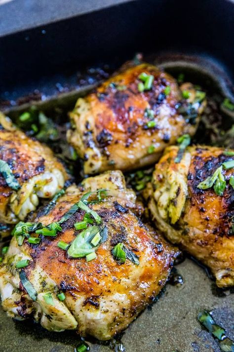 Basil Marinade, Drumstick Recipes Oven, Garlic Basil Chicken, Recipe For Baked Chicken, Baked Bbq Chicken Thighs, Baked Teriyaki Chicken, Oven Baked Chicken Thighs, Crispy Chicken Recipes, Chicken Crispy