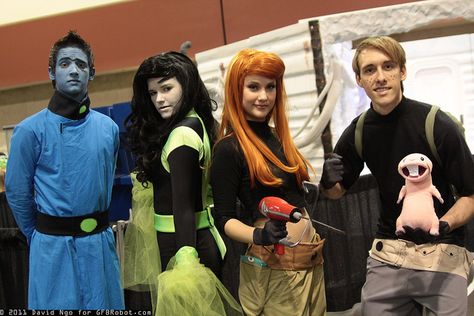 PETER, ME, YOU, JOHNNY.   Can we please?!?! It doesn't have to be this year, but, sometime, pleeeeease. Kim Possible Ron Stoppable, Shego Kim Possible, Dr Drakken, Kim Possible Costume, Disney Closet, Ron Stoppable, Kim Possible Cosplay, Group Cosplay, Future Costume