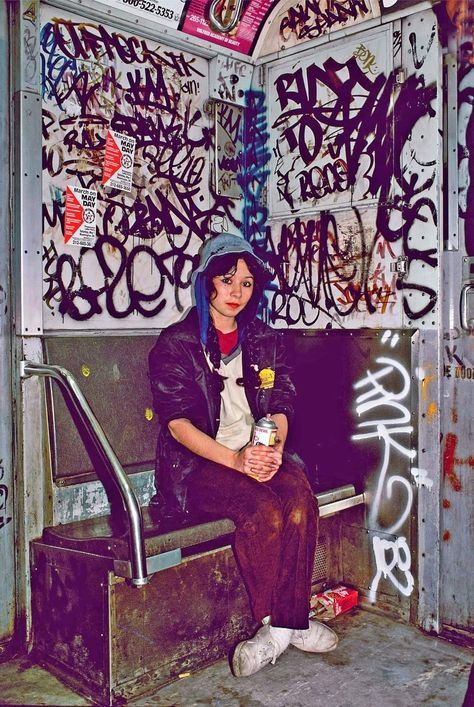 Graffiti Artist Lady Pink In Her Element. (Martha Cooper - Lady Pink On Train, NYC 1982.) Train Nyc, Martha Cooper, Pink Graffiti, Train Graffiti, Nyc Graffiti, Latin Fashion, Gangs Of New York, Pink Street, Graffiti Photography