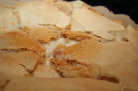 Ham And Egg Pie Old Fashion, Ham And Egg Pie, Egg Pie Recipe, Ham Pie, Egg Pie, Easy Ham, Ham And Eggs, Brunch Ideas, Boiled Egg