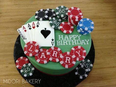 Custom Poker Celebration Cake with handmade fondant playing cards and poker chips by Midori Bakery Roulette Tattoo, Poker Cake, Cake Surprise, Vegan Steak, 25th Birthday Cakes, Casino Theme Party Decorations, Slot Machine Cake, Poker Party, Casino Royale Party