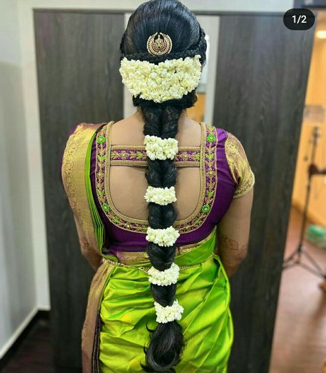 Pelli Kuthuru Hairstyles, Poo Jadai For Seemantham, Pula Jadalu Designs, Baby Shower Jadai Design, Baby Shower Hairstyles Indian, Pelli Jada, Engagement Hairdo, Baby Shower Hair Styles, Flower Jadai