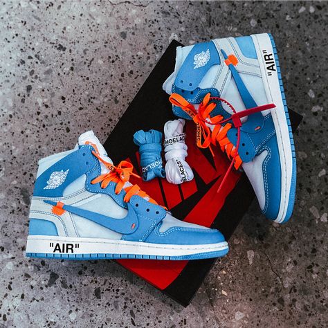 Air Jordans Off White, Off White Unc Jordan 1 Outfit, Tennis Jordan, Air Jordan 1 Off White, Off White Jordan 1, Jordan 1 Unc, Jordan Off White, Nike Fashion Shoes, Jordan Shoes Girls