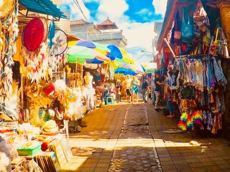 Ubud Traditional Art Market - 2020 All You Need to Know BEFORE You Go (with Photos) - Tripadvisor Ubud Art Market, Bali Guide, Bali Hotels, Going Through The Motions, Bali Island, Bali Travel, Local Crafts, Ubud, Large Painting