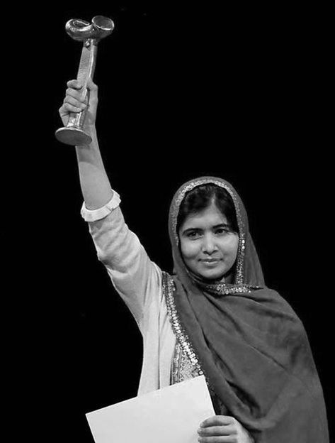 Malala Yousafzai Poster, Women Education, Right To Education, Malala Yousafzai, Nobel Peace Prize, Women’s History, Celebrity Portraits, Iconic Women, Inspirational People