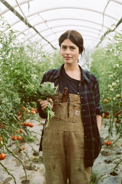 Casual Chique, Gardening Outfit, Farm Girl, Grunge Style, Looks Style, Vintage Tea, Dungarees, Look Cool, Look Fashion