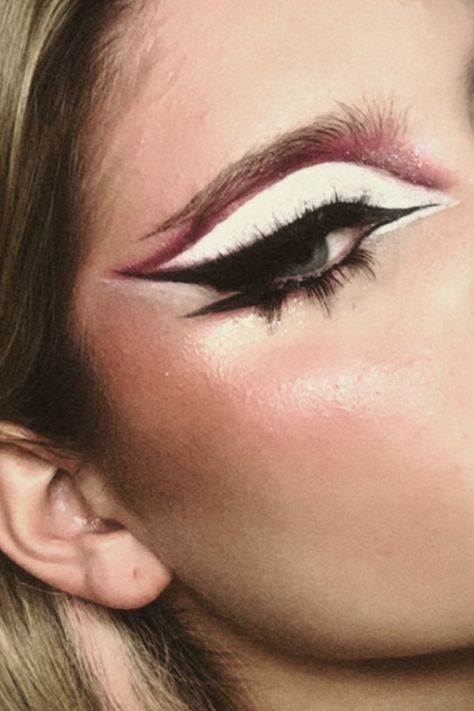 Instagram: Tiffanypark107  Drag eye look/ bold makeup/ simple drag makeup/ glam/ stage makeup #makeup Drag Makeup For Women, Gottmik Drag, Drag Queen Aesthetic, Drag Makeup Looks, Retro Makeup Looks, Drag Aesthetic, C Moon, You Oughta Know, Drag Queen Makeup