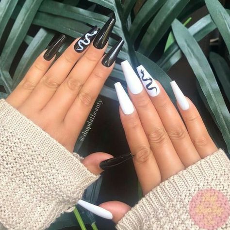 Black And White Nail, Black And White Snake, Black Acrylic Nails, Red Acrylic Nails, Goth Nails, Edgy Nails, Grunge Nails, White Snake, Long Acrylic Nails Coffin