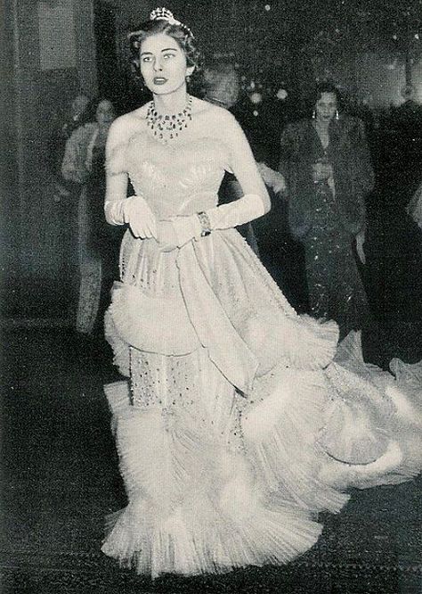 1951 Princess Soraya in a Dior Dress Mohamed Reza Pahlavi, Queen Soraya, Princess Soraya, Royal Pictures, Persian Princess, Pahlavi Dynasty, Farah Diba, Fashion 1950, The Shah Of Iran