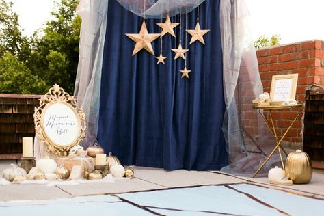 Photobooth Photo Booths Ideas, Booths Ideas, Starry Night Prom, Diy Fotokabine, Starry Night Wedding, Prom Themes, Dance Themes, Prom Decor, Prom Theme