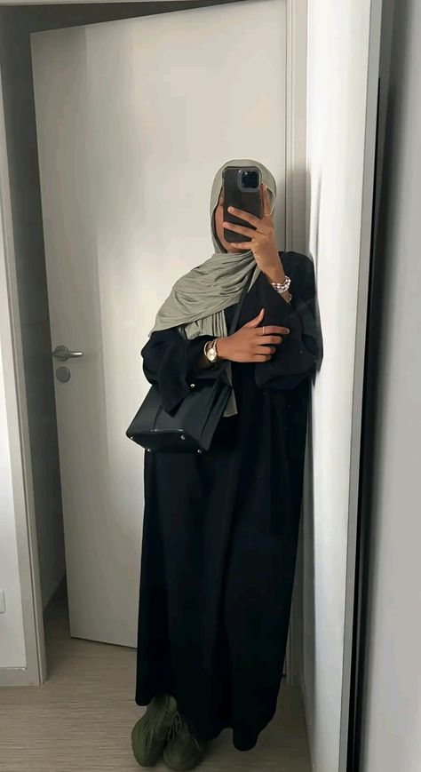 Green Hijab, Hijabi Styles, Islamic Wear, Street Hijab, Modest Outfits Muslim, Muslim Outfit, Outfits Muslim, Abaya Outfit, Stile Hijab