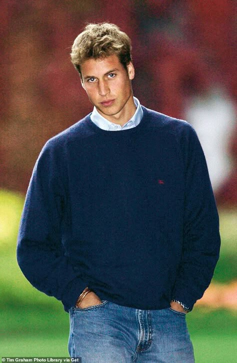 Young Prince William, Lucas Bravo, Prince Harry Pictures, Retro Street Style, Navy Jumper, Kate Middleton Prince William, Prince Williams, Louis Partridge, Young Prince