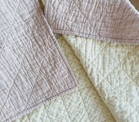 Double Gauze Baby Quilts - a not quite exhaustive study – Piece Fabric Co. Gauze Quilt Diy, Quilt Over A Comforter, Gauze Baby Blankets Diy, Whole Cloth Quilts Tutorial, Whole Cloth Quilts Pattern, Double Gauze Quilt, Handsewn Quilt, Dino Quilt, Fast Quilts