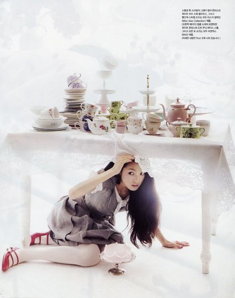 Alice Tea Party, Mad Tea Party, Mad Hatter Tea Party, Adventures In Wonderland, Vogue Korea, Jolie Photo, 인물 사진, Marie Antoinette, Mad Hatter