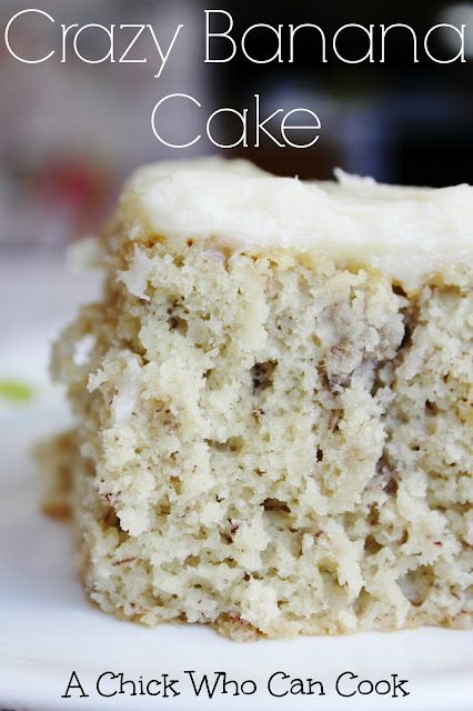 Crazy Banana Cake, Fluffy Banana Cake, Cake With Cream Cheese Icing, Banana Dessert Recipes, Banana Cake Recipe, Torte Cupcake, Banana Dessert, Cream Cheese Icing, Crazy Cakes