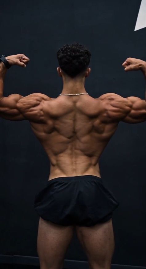 Greek God Body Aesthetic Men, Greek Physique Aesthetic, Greek God Physique Aesthetic, Greek Physique, Greek God Physique, Demon Back, Gym Men Motivation, Aesthetic Physique, Dream Physique