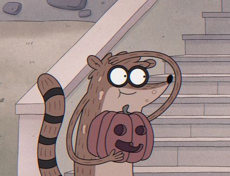 Regular Show Profile Picture, Regular Show Halloween, Halloween Cartoon Network, Rigby Pfp, Cartoon Network Halloween, Regular Show Pfp, Regular Show Rigby, Rigby Regular Show, Cartoons Eating