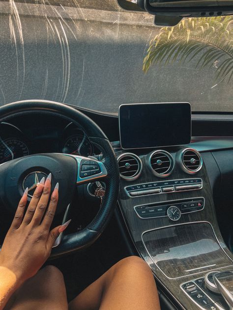 Future Manifestation, Glamour Wallpaper, Mood 2024, Black Mercedes Benz, Woman In Car, Mercedes Gla, Benz Cars, Mercedes Benz C300, Mercedes Benz 300