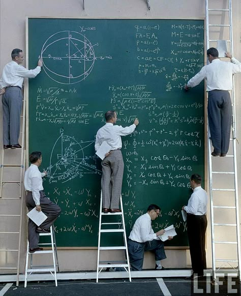 NASA before Powerpoint (c.1960) by J.R. Eyerman for LIFE Magazine Rare Historical Photos, Winter Inspiration, Louis Armstrong, Foto Tips, Ice Age, Samar, Drawing Board, Calculus, Life Magazine