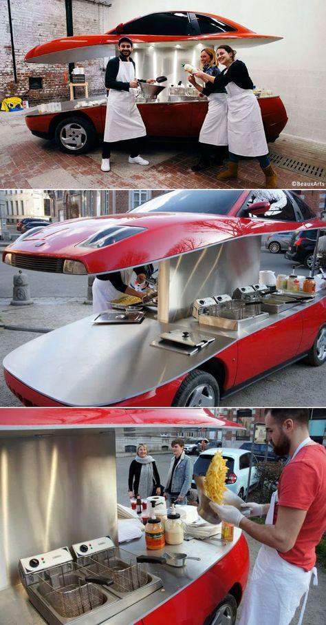 French artist Benedetto Bufalino is well known for his unique art of turning unused things into functional objects. His latest work is a red Fiat Coupe cleverly transformed into a functional street food car. Cafe Interior Vintage, Diy Lemonade Stand, Street Food Design, Mobile Coffee Shop, Car Food, Mobile Food Cart, Street Work, Food Kiosk, Car Part Furniture