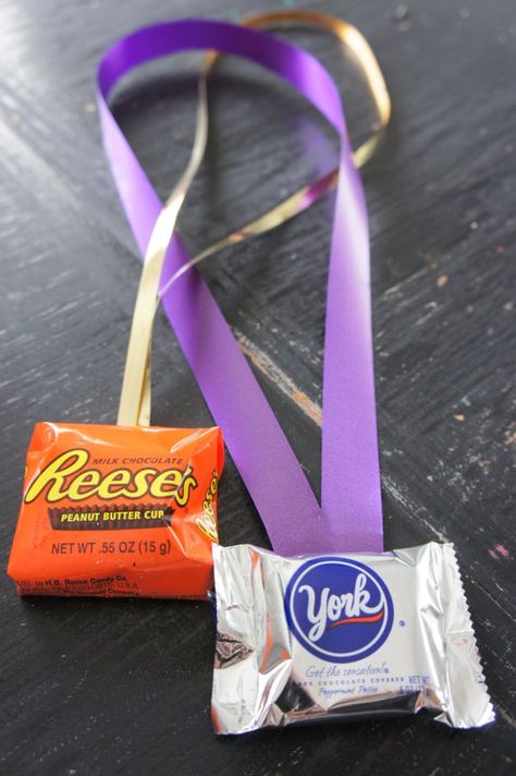 Candy Medals for family game night - fun idea party  contest award Olympic children's games kids prize silver gold Candy Medals, Reunion Games, Family Fun Night, Minute To Win It, Family Night, Family Game, Halloween Games, Family Game Night, Family Games