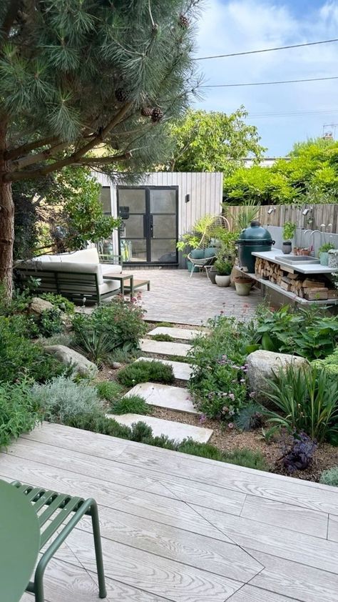 Australian Courtyard, Small London Garden, Cliff View, Garden Design London, Scandinavian Garden, Conifers Garden, Garden Inspo, London Garden, Patio Garden Design