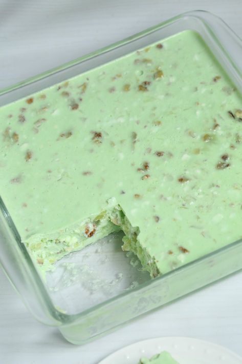 Cottage Cheese Jello Salad, Lime Jello Recipes, Cottage Cheese Jello, Lime Salad Recipes, Lime Jello Salad, Lime Jello Salads, Jello Mold Recipes, Congealed Salad, Fluff Salad Recipes