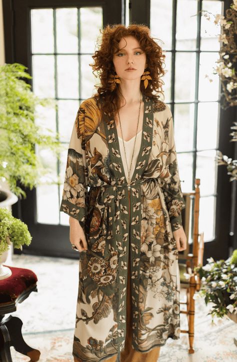 Artsy Clothes, Moda Kimono, Style Types, Earthly Delights, Luxury Pajamas, Mode Kimono, Garden Of Earthly Delights, Kimono Duster, Beautiful Kimonos