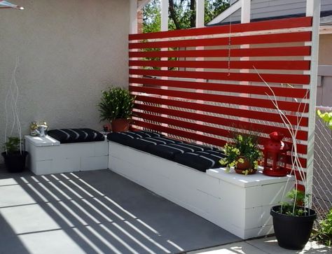 DIY Outdoor Furniture Cinder Block: Our take on patio bench seating based on the many ideas found on Pinterest. Patio Benches Seating, Cement Bench, Cinder Block Bench, Cinder Block Garden, Diy Bench Outdoor, Cinder Blocks, Patio Privacy, Patio Bench, Outdoor Privacy