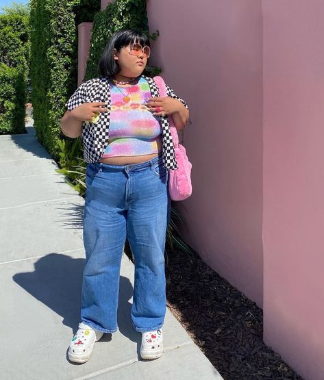 Plus Size Crocs Outfit, Crocs Outfit Plus Size, Funky Plus Size Outfits, Fat Aesthetic Outfit, Crocs Inspiration, Y2k Plus Size, Plus Size Y2k, Platform Crocs, Outfits Gorditas