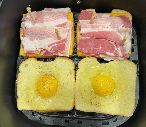 Bacon Egg Toast Air Fryer, Fried Egg Sandwich Air Fryer, Egg Sandwich In Air Fryer, Air Fryer Egg Sandwich Recipes, Air Fryer Egg Sandwich, Air Fryer Breakfast Sandwich, Bacon Egg And Cheese Sandwich, Bacon And Egg Sandwich, Air Fryer Bacon