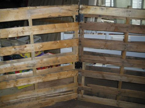 Reduce, Reuse, Renewed: Pallet "Wall" Bottom Portion Pallet Wall Divider, Pallet Partition Wall, Pallet Partition, Pallet Wall For Cast Iron, Portable Pallet Wall, How To Break Down A Pallet, Pallet Fence Diy, Brewery Ideas, Roof Patio