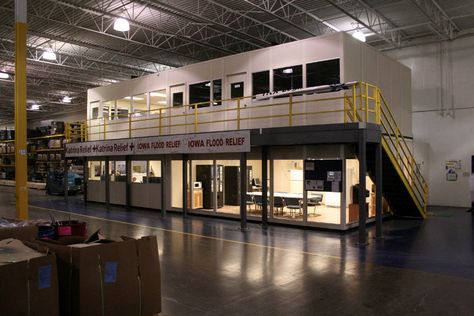 Two story modular mezzanine offices maximize floor space and provide clear views of your industrial plant or warehouse. We offer nationwide installation. Warehouse Mezzanine Office, Mezzanine Warehouse, Mezzanine Office Design, Modern Factory Design, Warehouse Mezzanine, Mezzanine Office, Office Mezzanine, Mezzanine Ideas, Warehouse Office Design