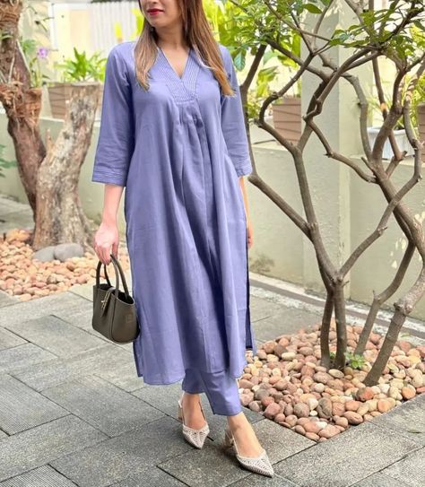 👉 Price- 699/-+ shipping 👈 Introducing the all day comfort plain Co-ord sets in pure cotton. It comes with 1 side pockets and katha work on neck and sleeves. Available in 7 modern shades : Wine, Teal Blue, Dark Wine, Pastel Green Black, Yellow, Powder blue, and Rust. Size : M To Xxl Kurti Length : 47" Sleeve Length : 16" Pant Length : 37" Neck style : V neck Ready To Dispatch ✈️✈️✈️ Katha Work, Modern Shades, Stylish Kurtis, Stylish Kurtis Design, Pastel Green, Blue Dark, Kurti Designs, Co Ord, Powder Blue