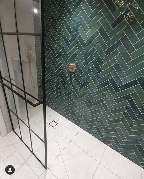 Green Shower Tile, Aqua Tiles, Dark Green Bathrooms, Green Tile Bathroom, Green Tiles, Teal Bathroom, Loft Bathroom, Bathroom Inspiration Modern, Suite Bathroom