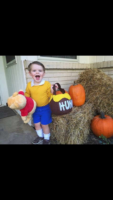 Christopher Robin Halloween costume DIY #halloween #winniethepooh #diycostumes… Robin Halloween Costume, Winnie The Pooh Halloween, Family Halloween Costume, Book Day Costumes, Book Week Costume, Christopher Robin, Family Diy, Baby Boy 1st Birthday, Costume Diy