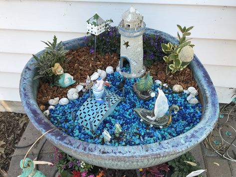 Nautical Fairy Garden Ocean Garden Ideas, Seashell Ideas, Beach Fairy Garden, Nautical Ideas, Ocean Garden, Fairy Garden Containers, Sea Garden, Fairy Garden Ideas, Diy Pond